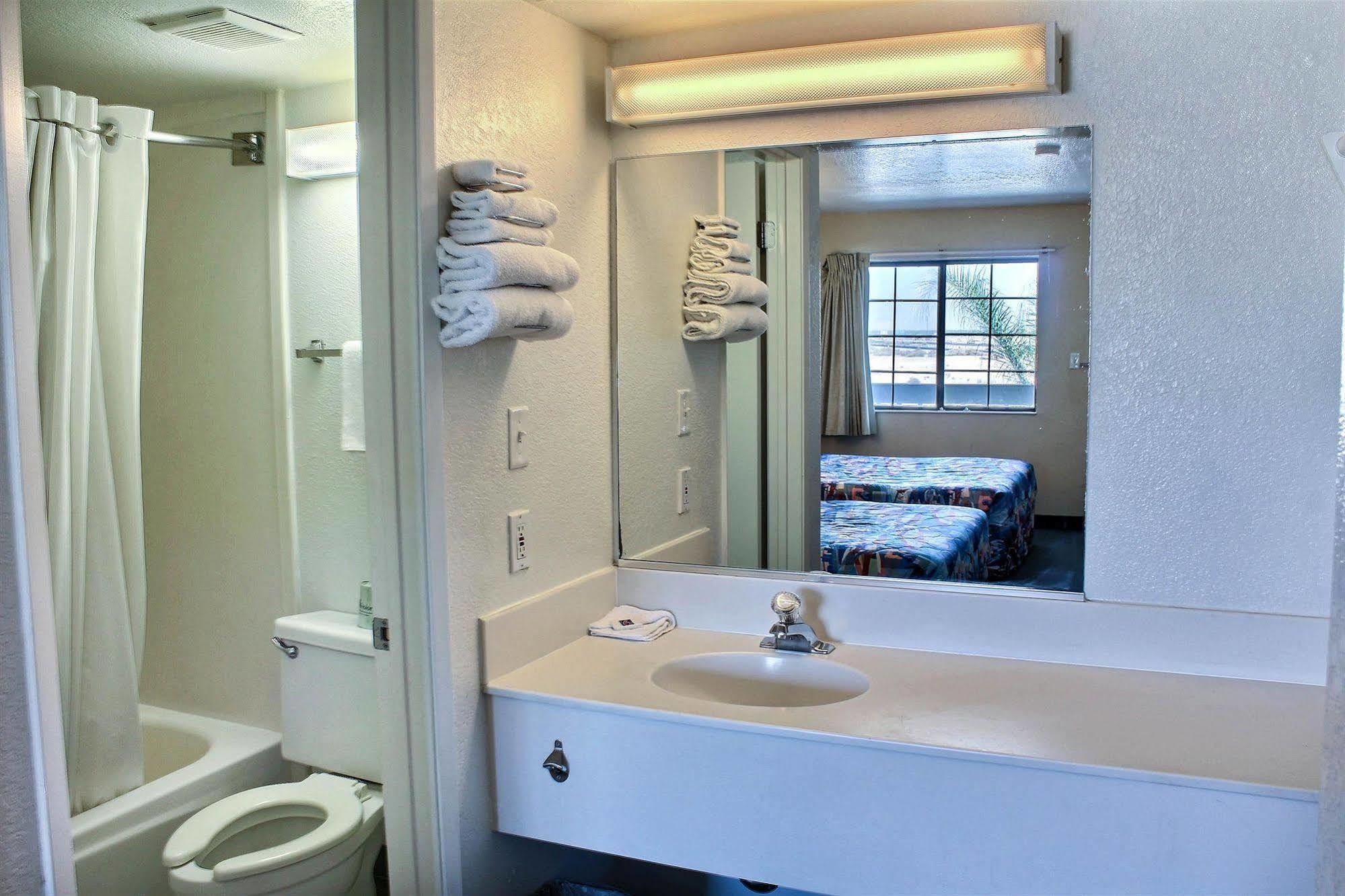 Vagabond Inn Buttonwillow North I-5 Kültér fotó